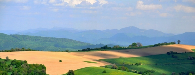 Za hranicemi se Slovenskem leží Strážovské vrchy.