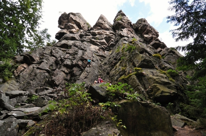 Čtyři palice je soubor vysokých skal, které často využívají horolezci.