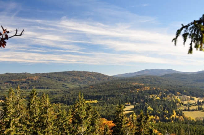 Jelení vrchy a vzdálená Smrčina.