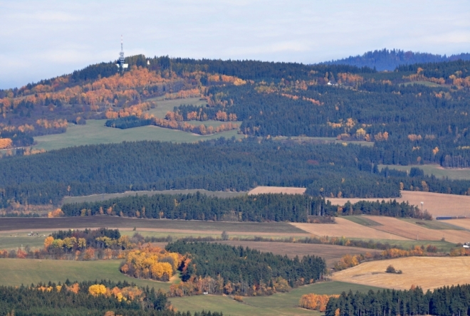 Mařský vrch (907 m n. m.).