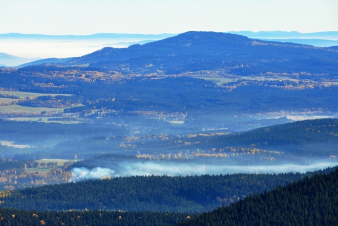 Chlum (1 191 m n. m.) a vápencové východní Alpy.