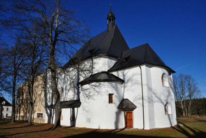 Pohoří na Šumavě. Kostel Panny Marie.