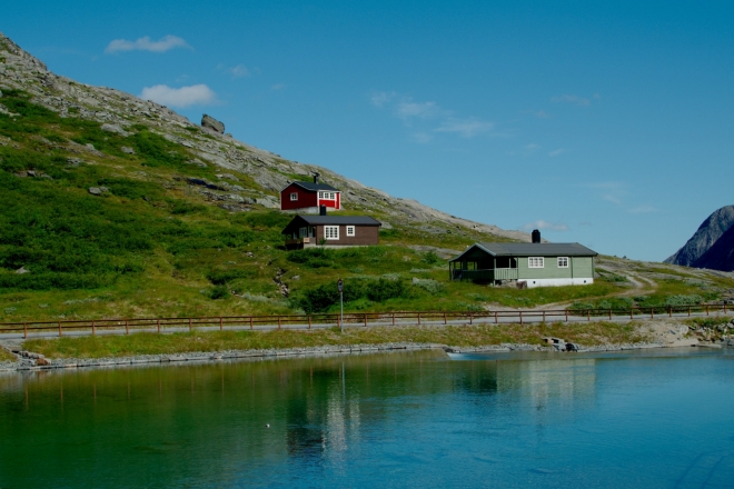 Ještě stále jsou zde k vidění i tradiční norské domečky.
