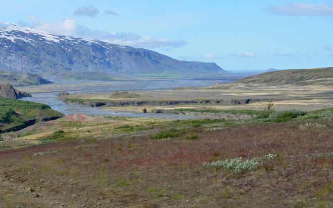 Severní svahy Eyjafjallajökull a řečiště ohromné řeky Markarfljót.