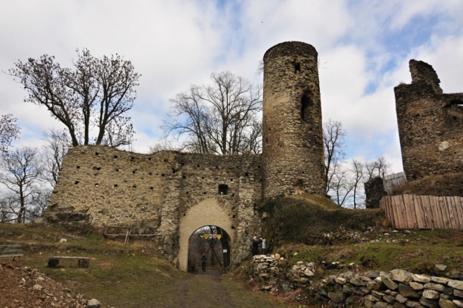 Na hradě Sukoslavi.