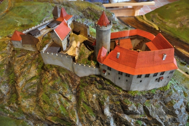 Hrad Pořešín byl velmi krásný. Škoda, že ho potkal osud mnoha dalších hradů, pobořených z důvodu, aby se nestal opěrným bodem husitů.