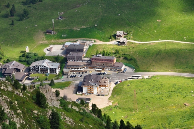 Hotel Cristallo vypadá jako by byl pár desítek metrů od nás. ...