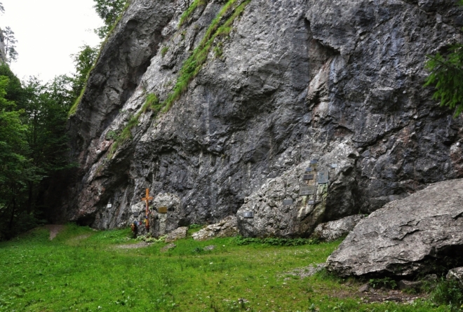 Symbolický cintorín.