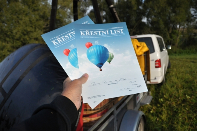 Křestní list změnil naše jména. 