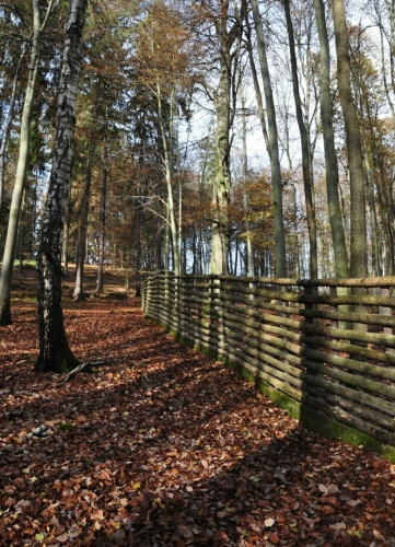 Další ohrada.