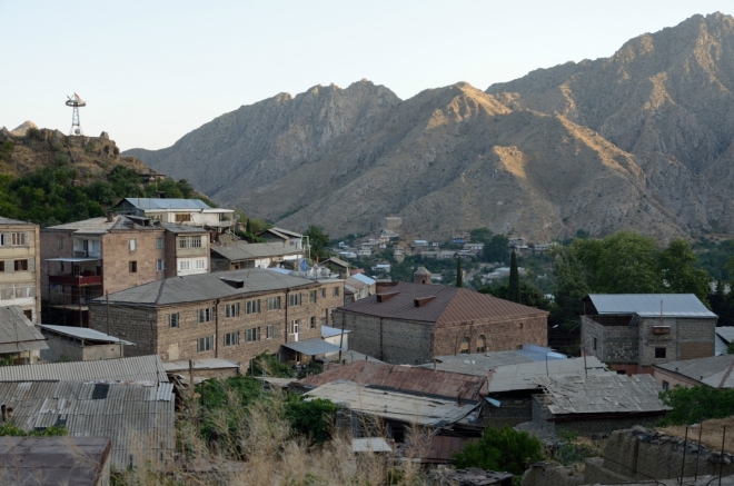 Výhled na Meghri