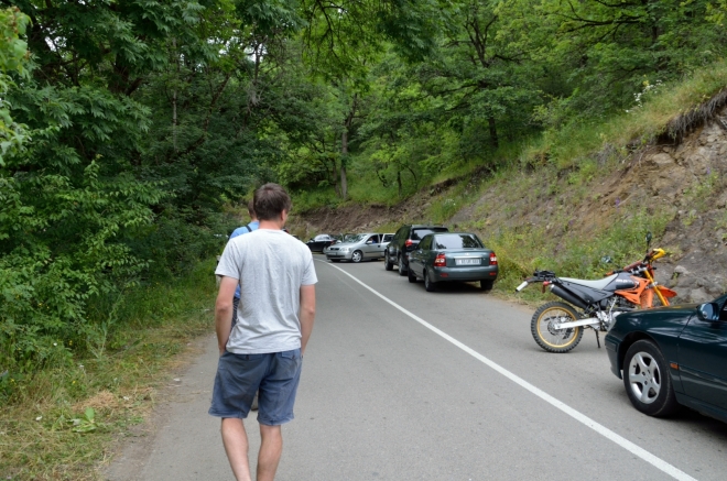 A jak rušno bude tady? No posuďte sami. Narvat se s autem byť jen sem, asi tři sta metrů od kláštera, byl slušný problém. S usměrňováním návštěvníků zde musela vypomáhat i policie, pokud si dobře vzpomínám.