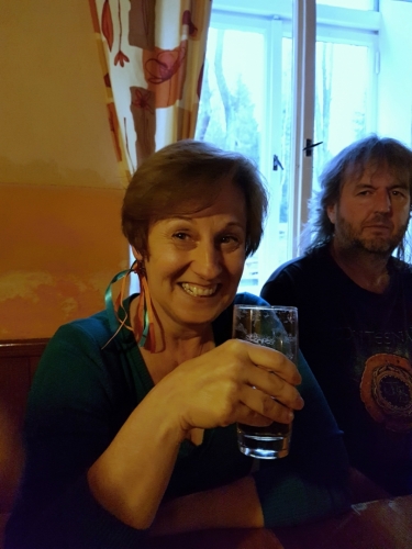 Vedoucí zájezdu, drahá sestřenka Eva.