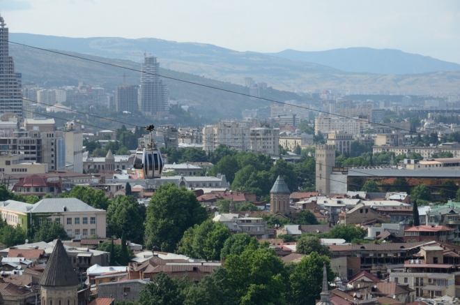 Od roku 2012 se lze na pevnost dostat touto lanovkou.