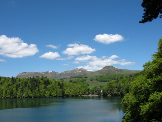 Lac Pavin  - zatopený jícen sopky (1250)