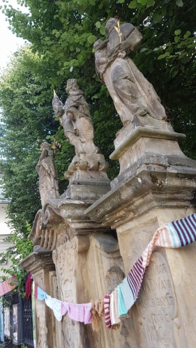 Sousoší sv. Václava, sv. Jana Nepomuckého a sv. Antonína Paduánského...