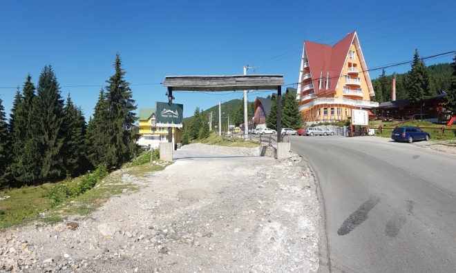Vărtop ožívá především v zimě. Několik sjezdovek s lanovkami a mnoho honosných hotýlků a penzionů o tom svědčí.