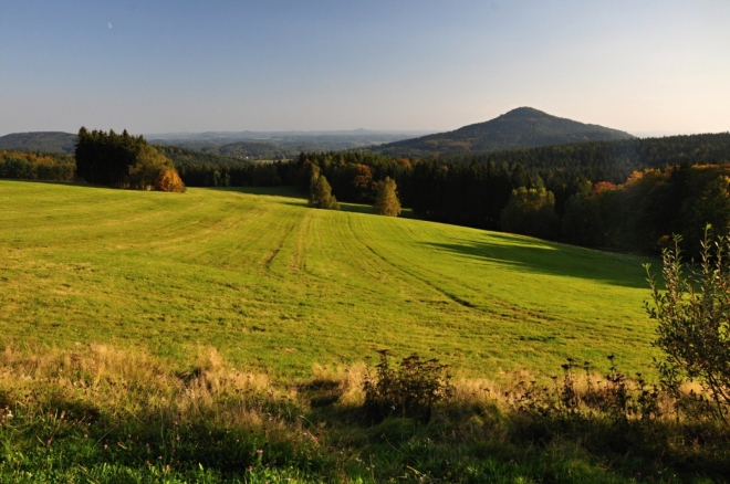 Pohled od Lückendorfu na Sokol.