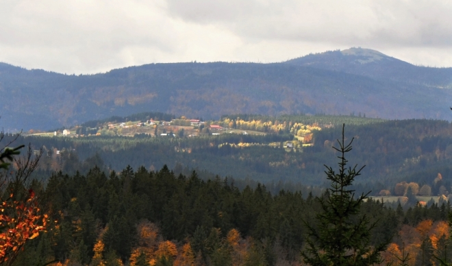 Finsterau a Luzný z Poleckého vrchu.