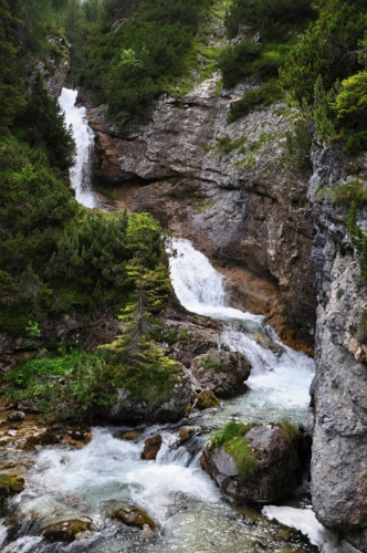 Kaskády říčky Rio di Fanes.