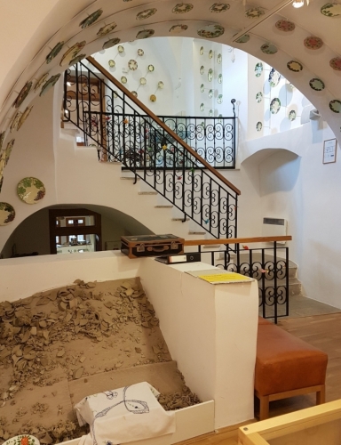 I muzeum keramiky je umístěno ve starém domě a tak ho zdobí nejen samotné exponáty, ale i architektura objektu.