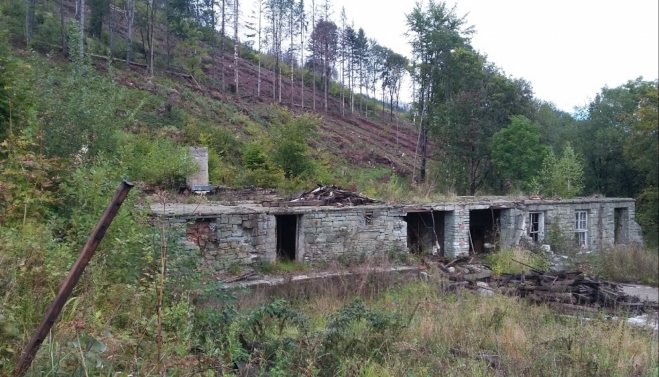 Penzion Solárka - zbytky chaty na Ondřejníku.