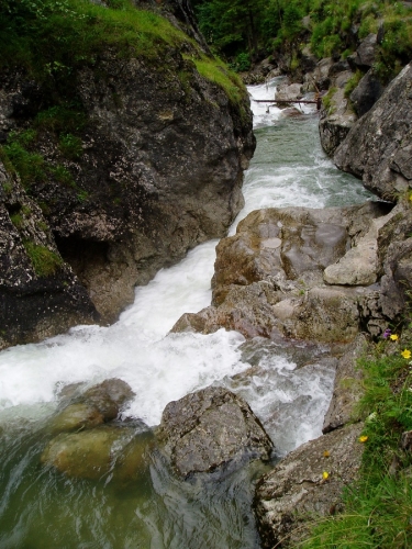Malá Fatra není jen hlavní a turisticky profláklý hřeben, ale i další významné vrchy a strže.