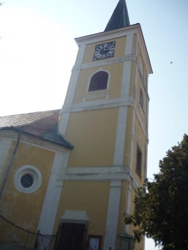 Kostel ve Střelských Hošticích