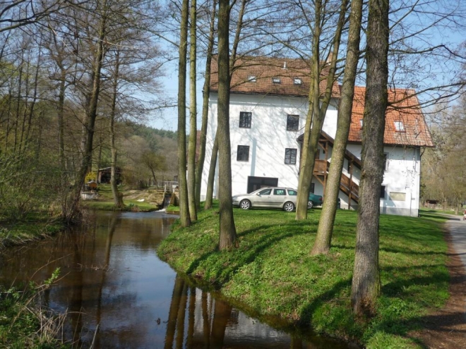 Kubešův mlýn (foceno ze strany)