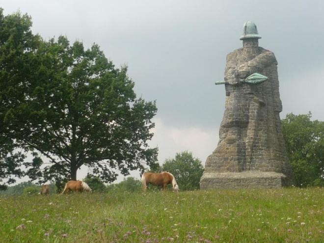 Mohyla s koňmi
