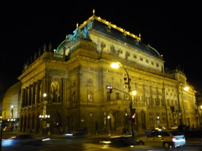 Národní divadlo v noci