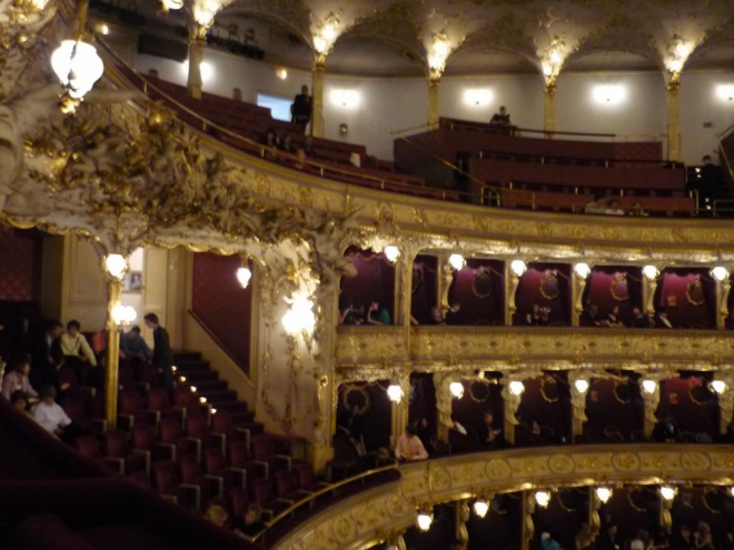 Uvnitř Státní opery