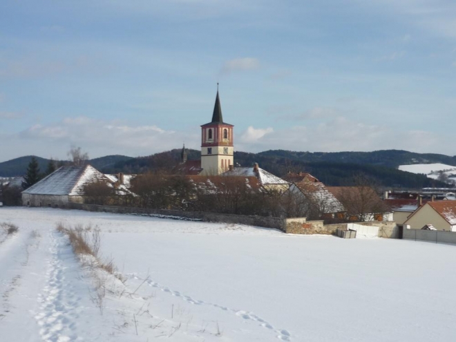 Kostel ve Volenicích v zimě
