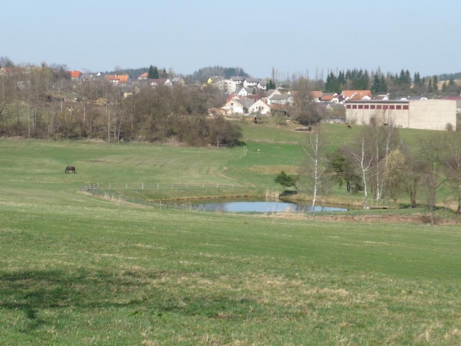 Hoslovice s rybníčkem