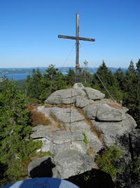 Moldaublick a Bärenstein, trek s výhledy na Lipno