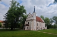 Kostel Nejsvětější Trojice je pozdně renesanční hřbitovní kostel z roku 1609, v půdorysném a prostorovém uspořádání vycházející z gotiky. Kostel se nachází v prostoru nového parku U Plzeňské brány. (mapy.com)