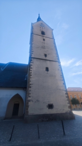 Slovenj Gradec, kostel sv. Alžběty je mimořádně významná památka, neboť je považován za jeden z nejstarších kostelů zasvěcených sv. Alžbětě Uherské. Kostel byl vysvěcen již v roce 1251 akvitanským patriarchou Bertoldem Anděckým, který byl strýcem sv. Alžběty. (Mapy.com)