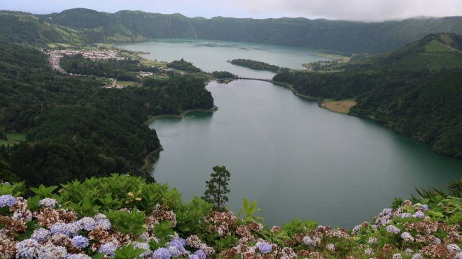Zelené a Modré jezero (Lagoa Verde, Lagoa Azul)...
