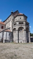 Vznikla v první polovině 13. století jako součást benediktinského kláštera, který v roce 1101 založili Litold Znojemský a Oldřich Brněnský. Je postavena v unikátním přechodném románsko–gotickém slohu. Klášter byl značně poškozen během obléhání uherskými vojsky Matyáše Korvína. Opravdovými skvosty baziliky jsou bohatě zdobený hlavní vchod zvaný Rajská brána, kruhová okna v apsidě. (Mapy.com) 