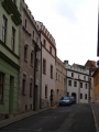 Po bitvě na Bílé hoře (8.listopadu 1620) odbojné Prachatice ztratily všechny výsady a svůj majetek, včetně helfenburského panství. Město bylo připojeno k panství krumlovskému a ztratilo i práva města královského. Obchod na stezce pomalu upadal.