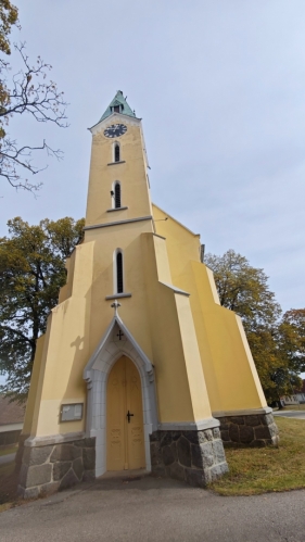 Kostel Vrábče.
