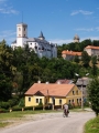 Hrad pochází z poloviny 13. století a patří mezi nejstarší hrady Vítkovců, předchůdců jednoho z nejvýznamnějších českých šlechtických rodů - Rožmberků. Jedná se o komplex původně dvou rožmberských hradů tvz. Dolní hrad a Horní hrad, z něhož se zachovala pouze kamenná hláska zvaná Jakobínka. Horní část byla později upravena na letní šlechtické sídlo.