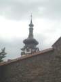 Pohled na špičku kostela