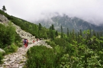 Před Popradským plesem podcházíme vrchol Patrie (2 203m).