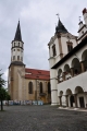 Kostel svatého Jakuba skrývá nejvyšší gotický oltář na světě. Vyroben je z lipového dřeva. Bohužel na prohlídku bychom skoro hodinu čekali a tak se musíme spokojit s průzkumem zvenčí.