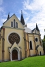 V interiéru nového chrámu je umístěná nádherná socha Panny Marie, která je symbolom mariánských poutí do Levoče.