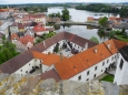 Pohled z věže k rybníku Vajgar.
