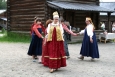 Tanec v místních krojích