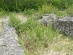 Zdi podrobněji. Evidentně jsou udržované, aby je čas a turisté úplně nerozebrali.