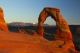 Utah, National Park Arches - perla Utahu Delicate Arch při západu slunce
